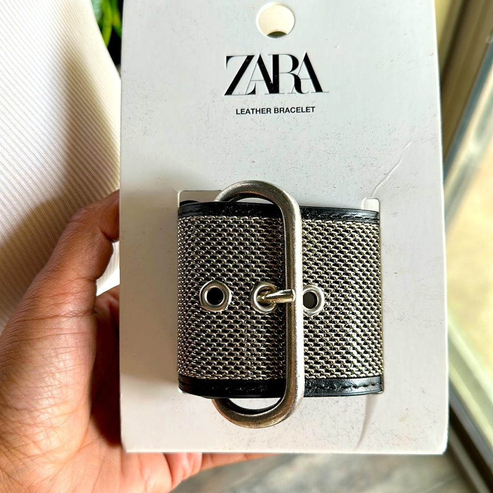 Zara  real leather buckle bracelet